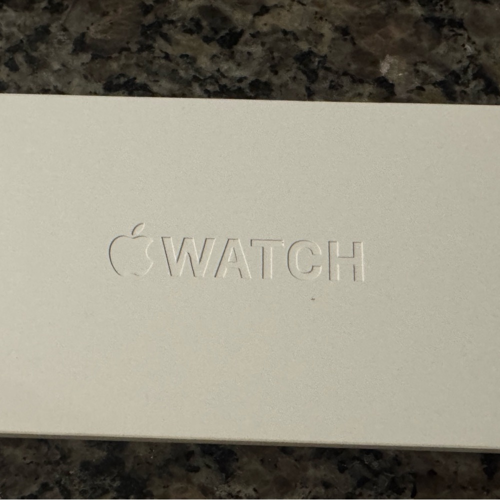 Apple Watch Series 6 with Silver Aluminum Case and White Band - Picture 5 of 5